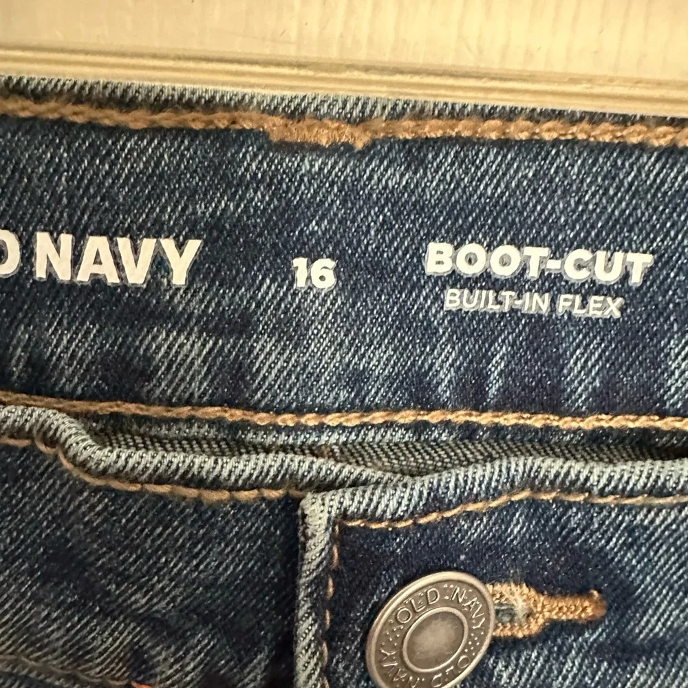 Old Navy Girls Dark Blue Straight Leg Jeans - Picture 3 of 3